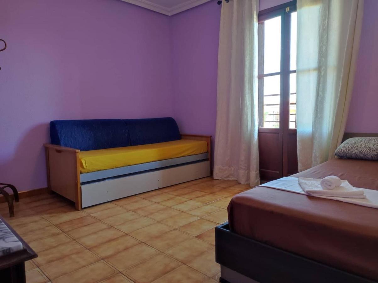 La Habitacion Del Piso Room In The Apartment อาลิกันเต ภายนอก รูปภาพ